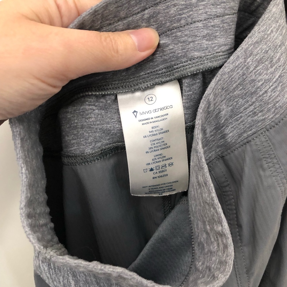 Ivivva by Lululemon Live to Move crop - Picture 10 of 11